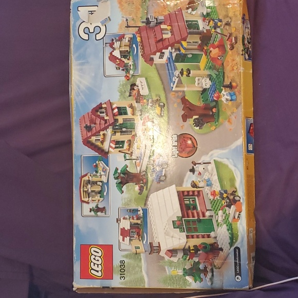 LEGO - Creator 31038 Changing Seasons Building Kit - Picture 3 of 8
